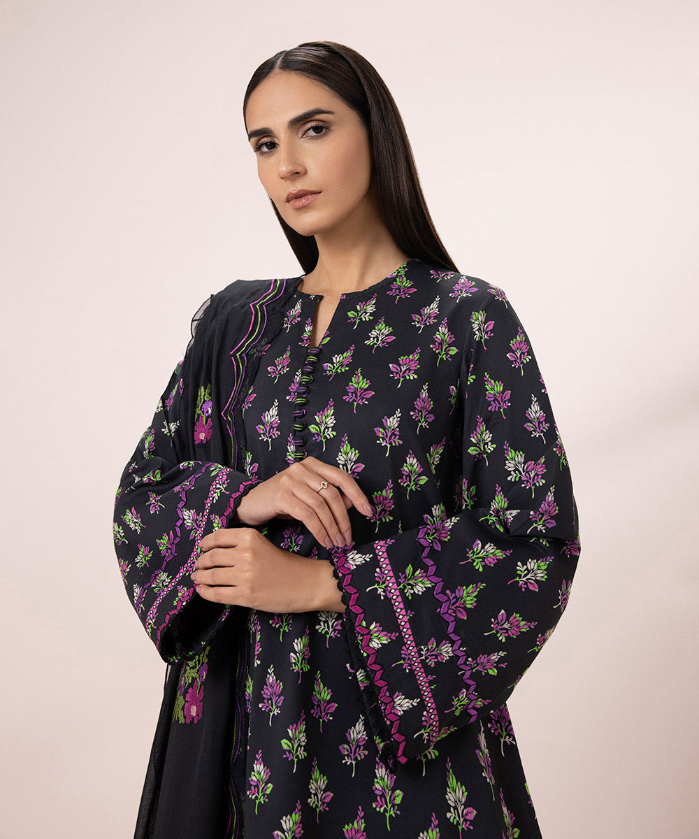 3 Piece - Embroidered Lawn Suit