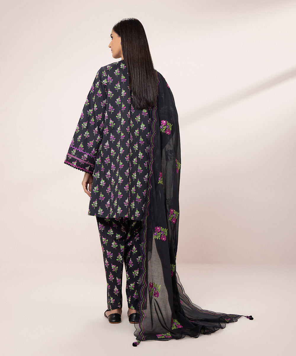 3 Piece - Embroidered Lawn Suit