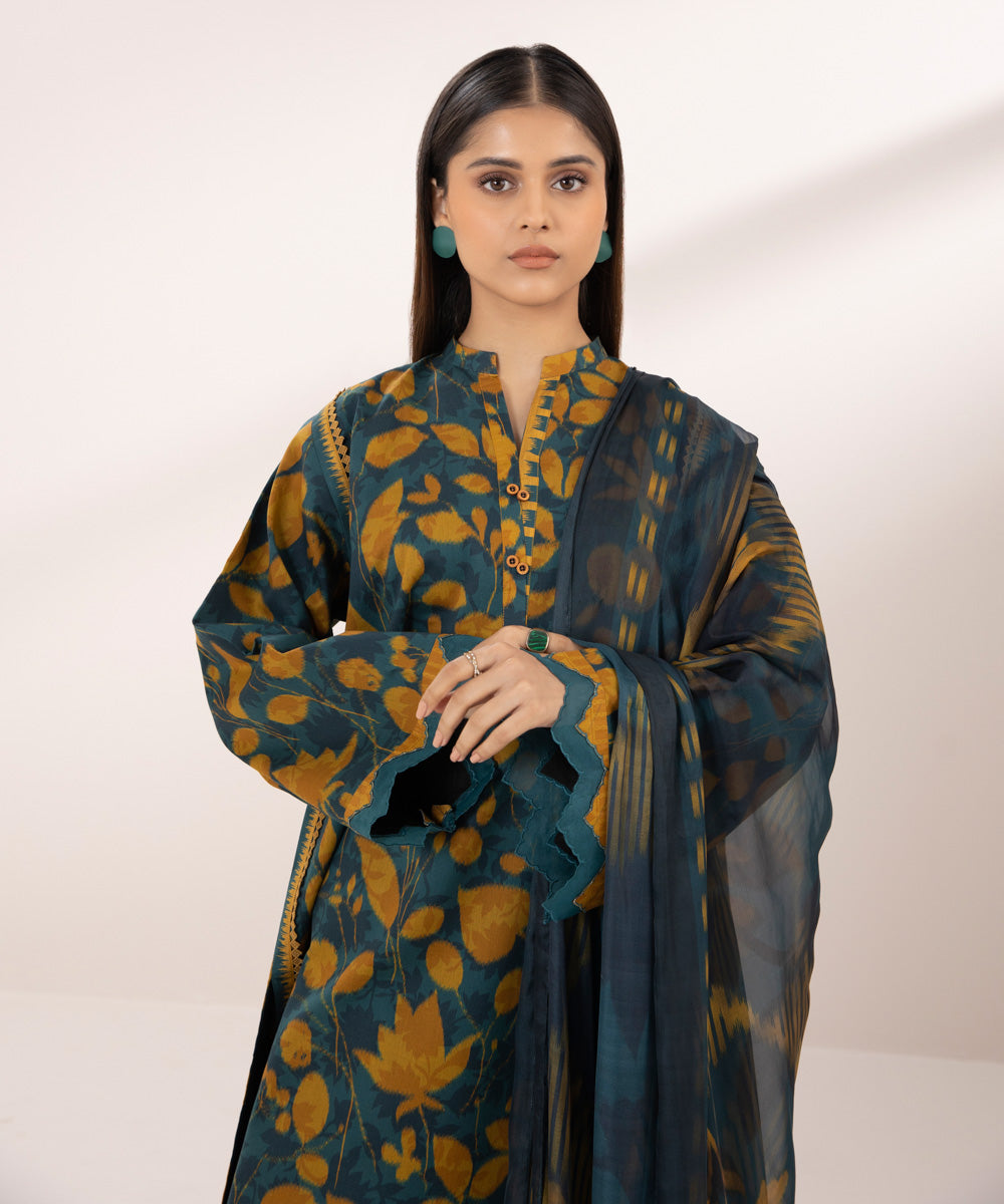 3 Piece - Embroidered Lawn Suit