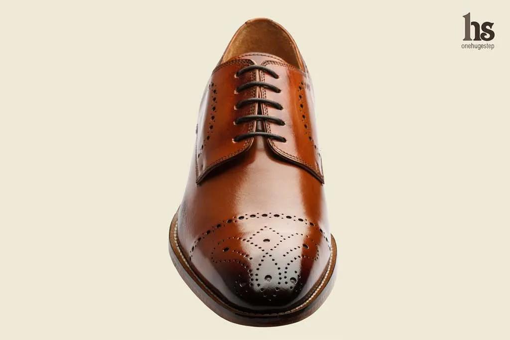 Brogue Derby With Medallion – Tan