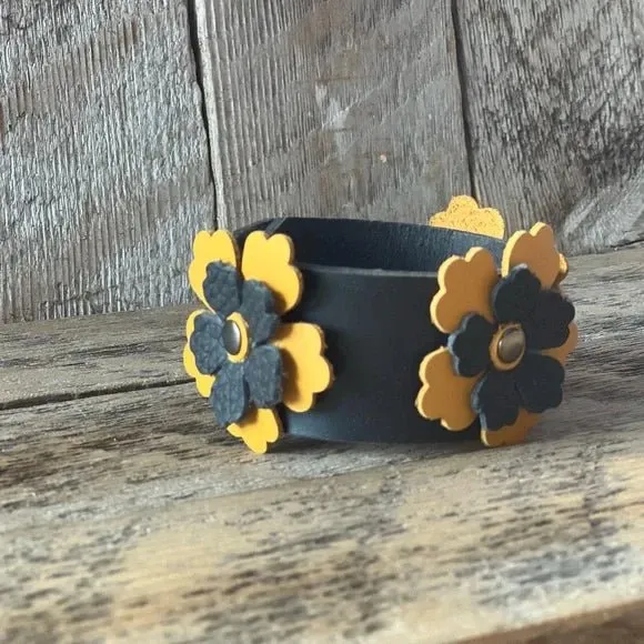 Leather Bracelet with Black and Green Flowers