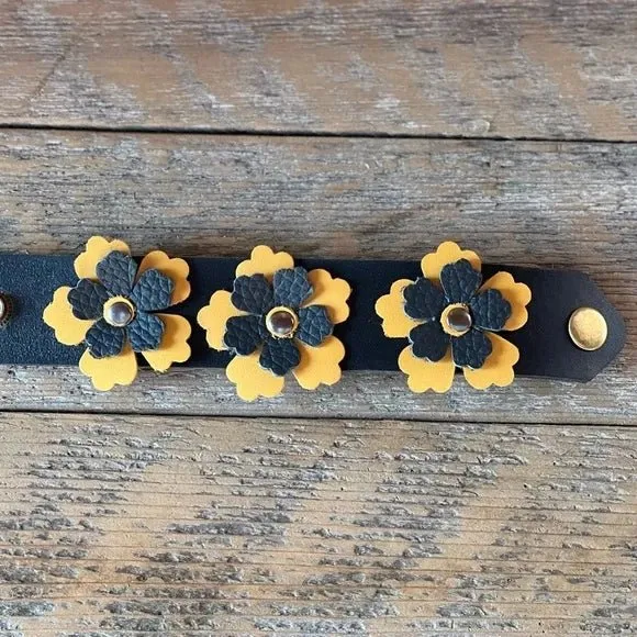 Leather Bracelet with Black and Green Flowers